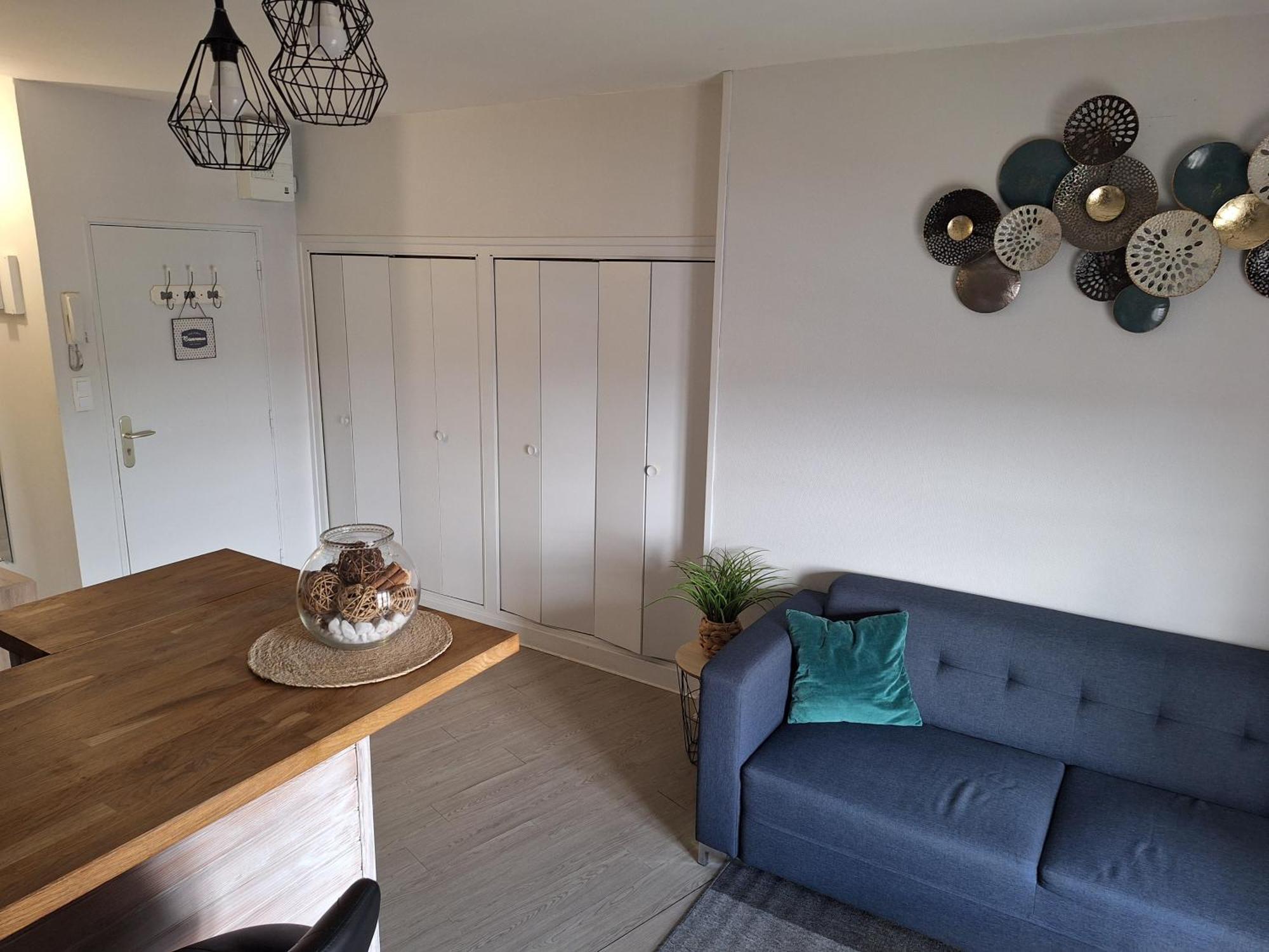 Appartement F2 Centre-Ville Issoire Avec Jolie Vue Exterior foto